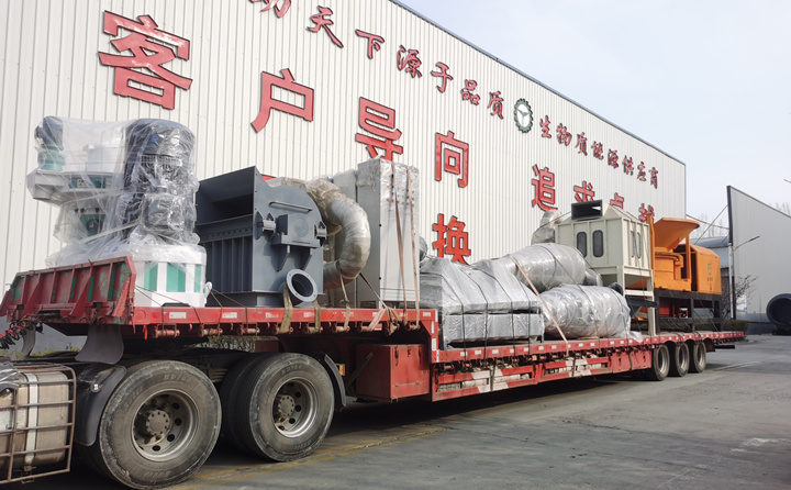 由于山東顆粒機(jī)質(zhì)量與價(jià)格并存，在市場的所占比例越來越大，越來越多的客戶選擇與山東顆粒機(jī)廠家合作，購買鋸末顆粒機(jī)、破碎機(jī)、粉碎機(jī)等設(shè)備。